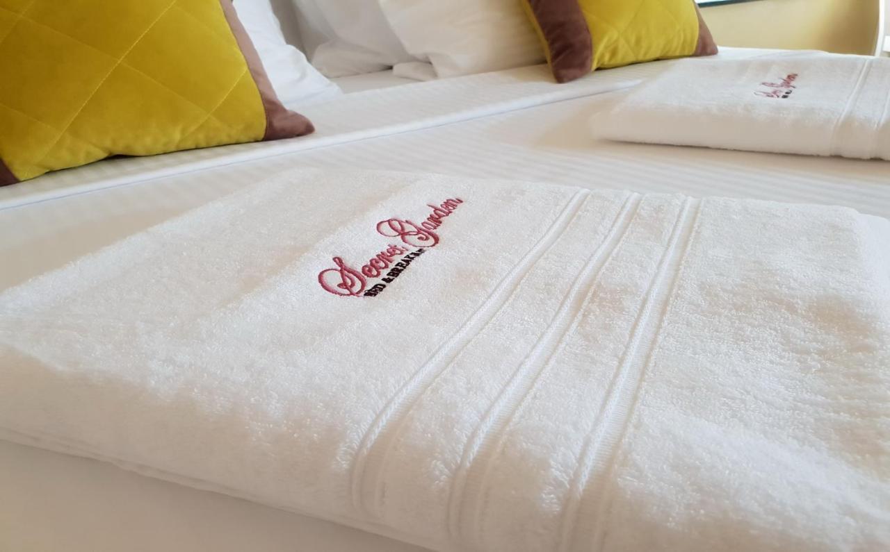 B&B Secret Garden Adults Only Voeren Eksteriør bilde