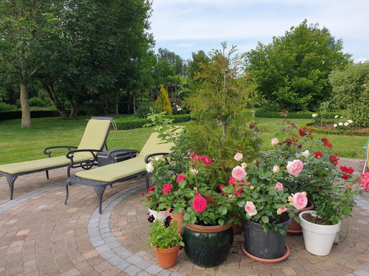 B&B Secret Garden Adults Only Voeren Eksteriør bilde